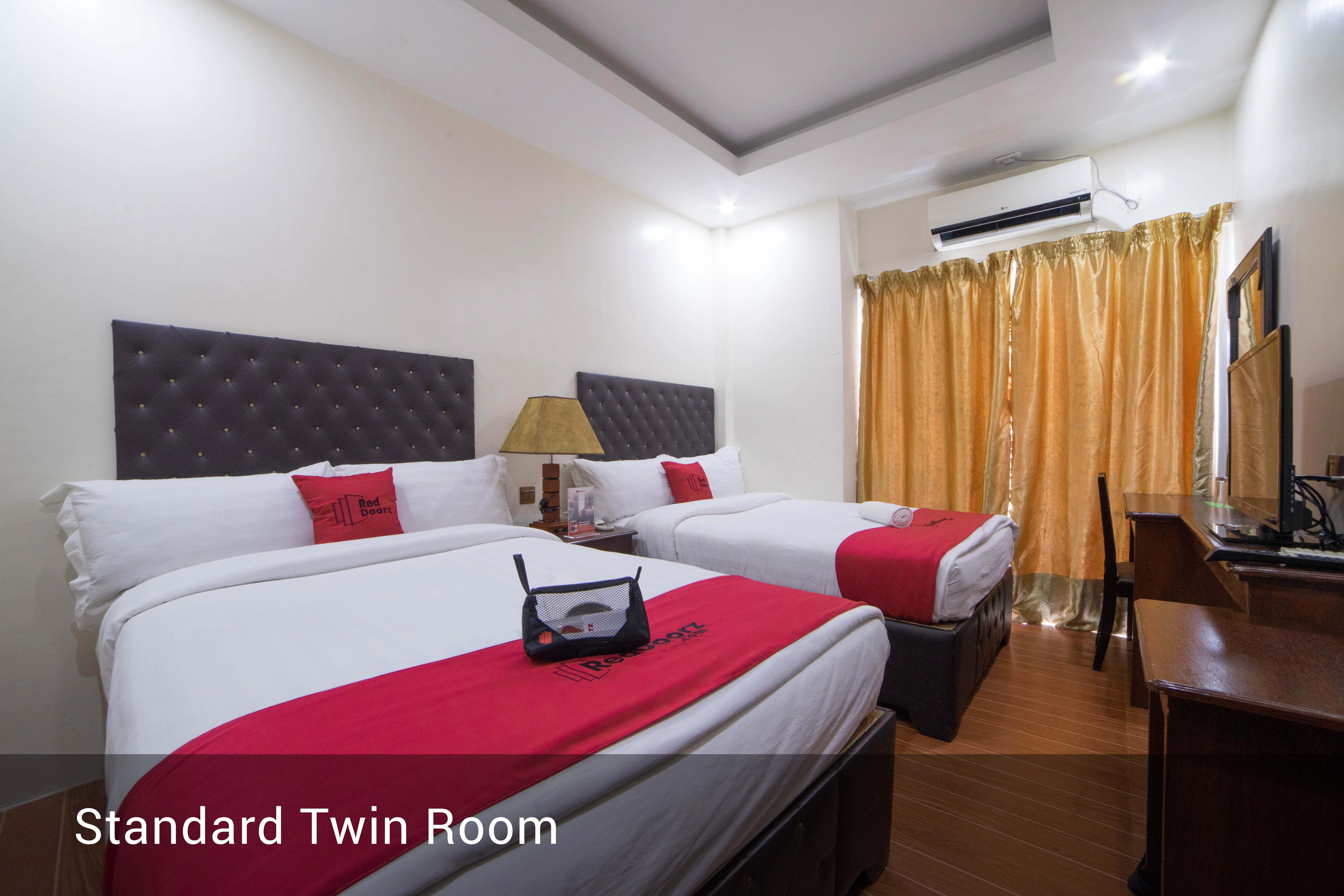 Reddoorz Plus @ Balibago Angeles City Εξωτερικό φωτογραφία