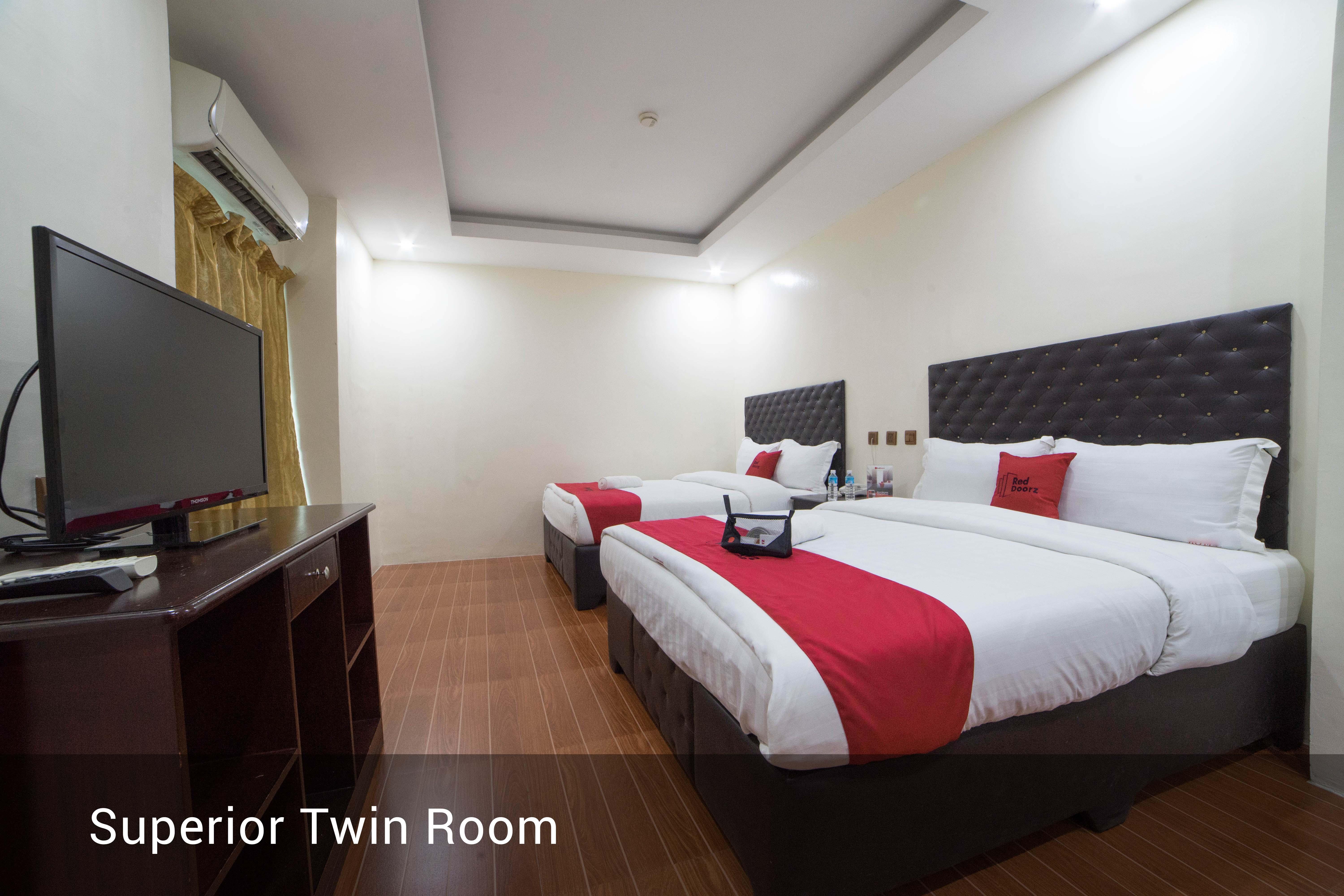 Reddoorz Plus @ Balibago Angeles City Εξωτερικό φωτογραφία